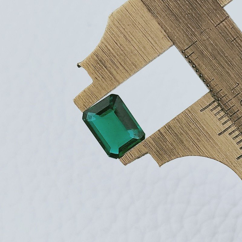 Smeraldo Idrotermale Forma Ottogonale Sfaccetata A Mano Gemme Sciolte 9X6X3mm 1,70 Carati 1pz