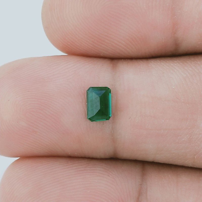Smeraldo Idrotermale Forma Ottogonale Sfaccetata A Mano Gemme Sciolte 5X3X2mm 0,40 Carati 1pz