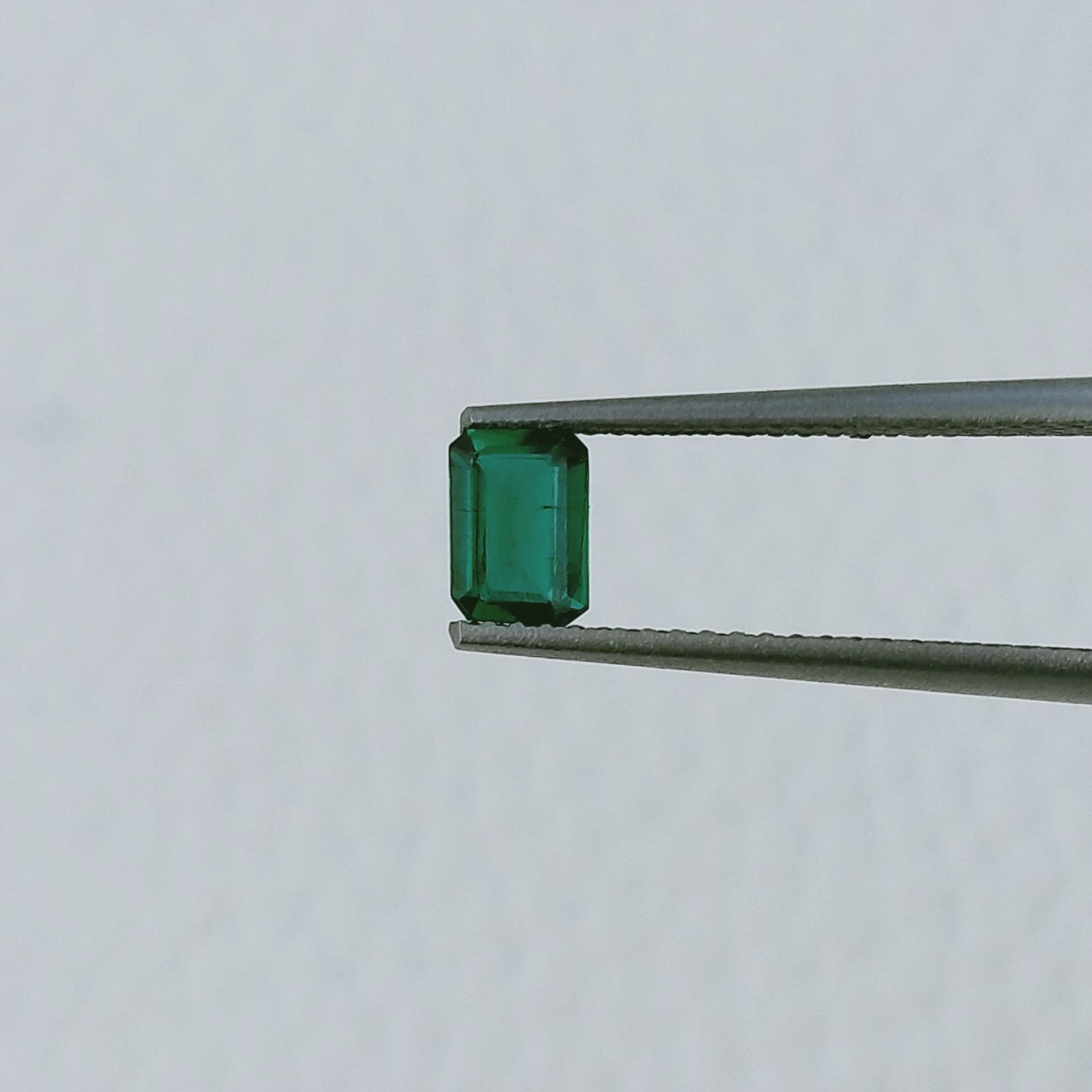 Smeraldo Idrotermale Forma Ottogonale Sfaccetata A Mano Gemme Sciolte 5X3X2mm 0,40 Carati 1pz