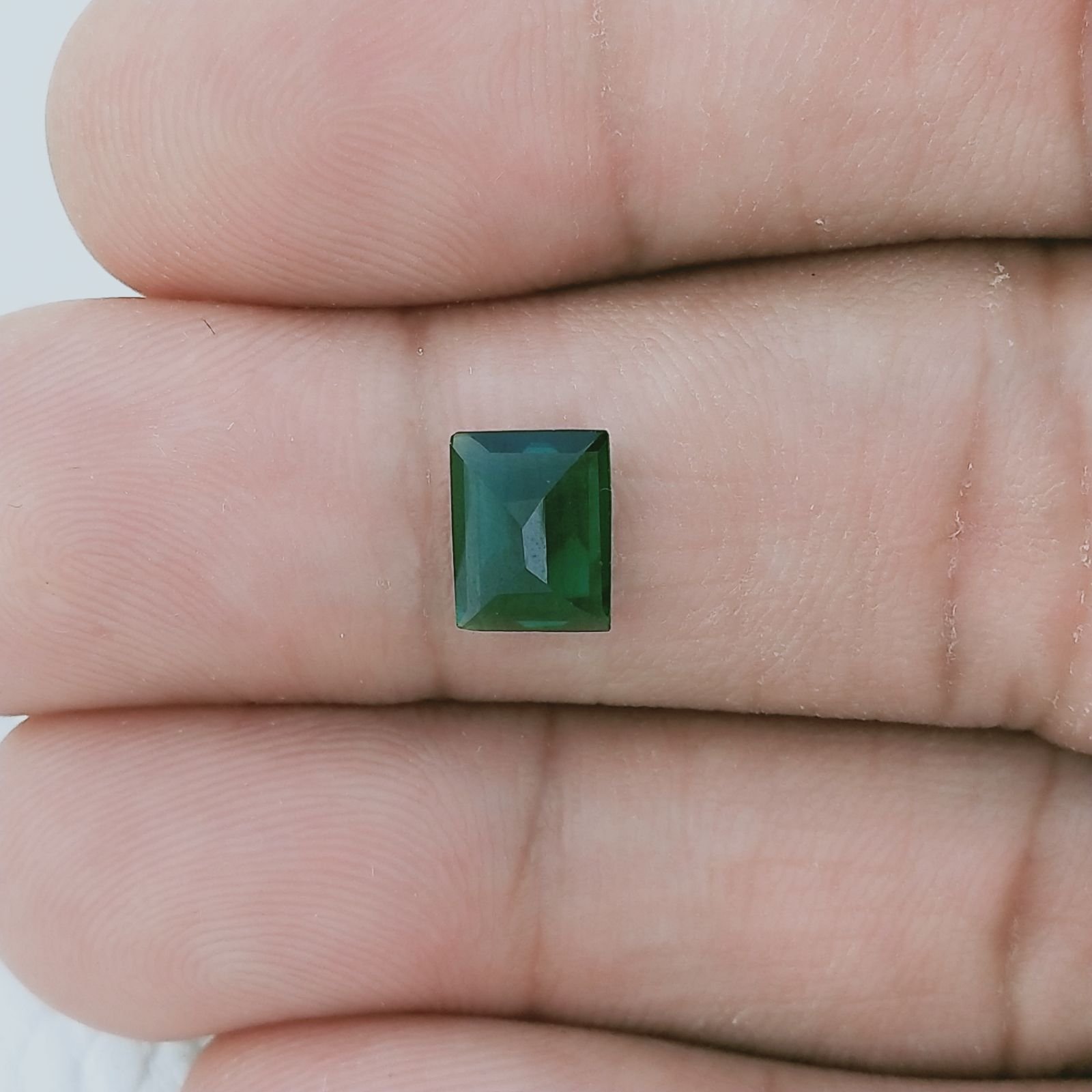 Smeraldo Idrotermale Forma Ottogonale Sfaccetata A Mano Gemme Sciolte 8X6X3mm 1,10 Carati 1pz