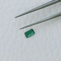 Smeraldo Idrotermale Forma Ottogonale Sfaccetata A Mano Gemme Sciolte 5X3X1mm 0,25 Carati 1pz
