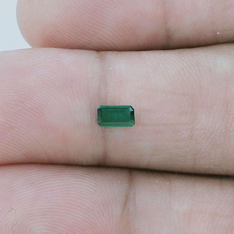 Smeraldo Idrotermale Forma Ottogonale Sfaccetata A Mano Gemme Sciolte 5X3X1mm 0,25 Carati 1pz