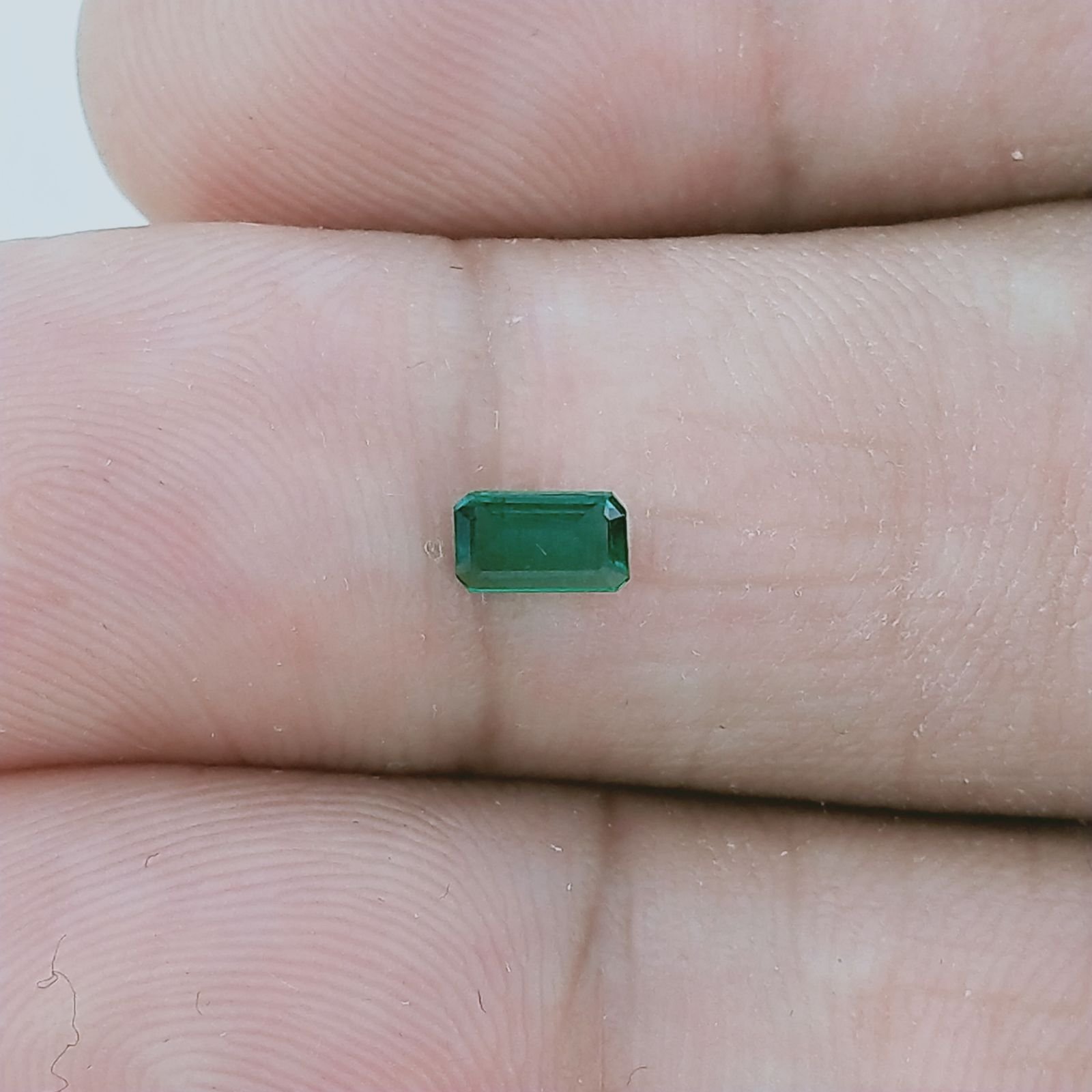 Smeraldo Idrotermale Forma Ottogonale Sfaccetata A Mano Gemme Sciolte 5X3X1mm 0,25 Carati 1pz