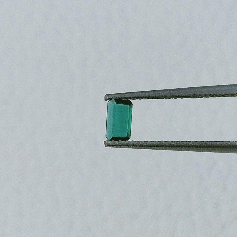 Smeraldo Idrotermale Forma Ottogonale Sfaccetata A Mano Gemme Sciolte 5X3X1mm 0,25 Carati 1pz
