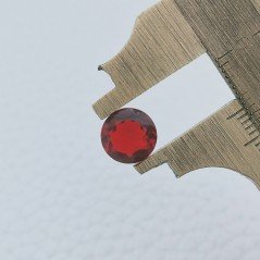 Quarzo Rosso Idrotermale Forma Tondo Sfaccetata A Mano Gemme Sciolte 8X4mm 1,45 Carati 1pz