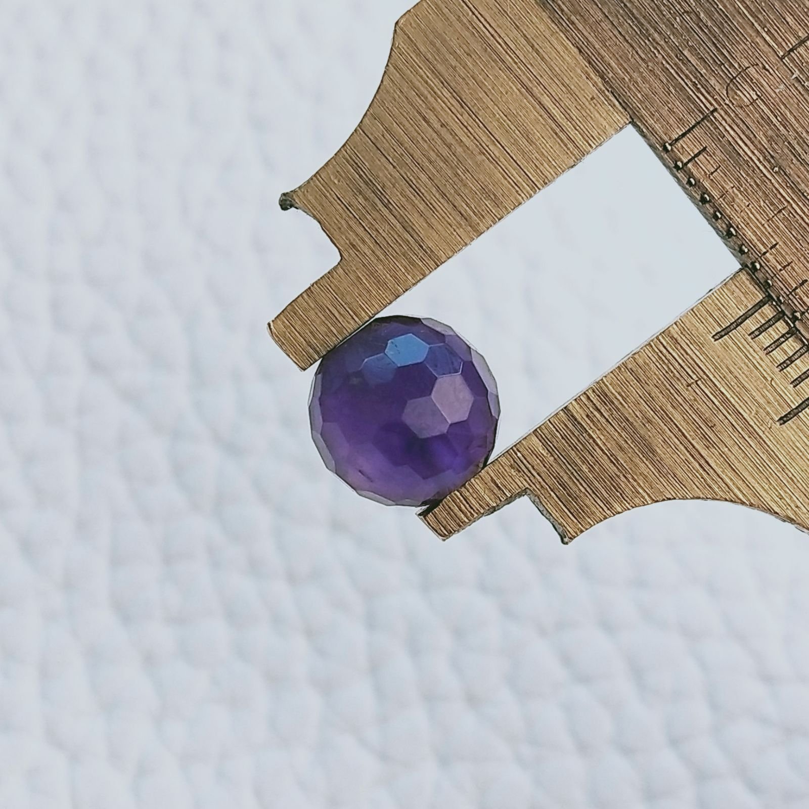 Ametista Africana Tondo Sfaccettato A Mano Mezzo Forato 8mm 3,50 Carati 1pz