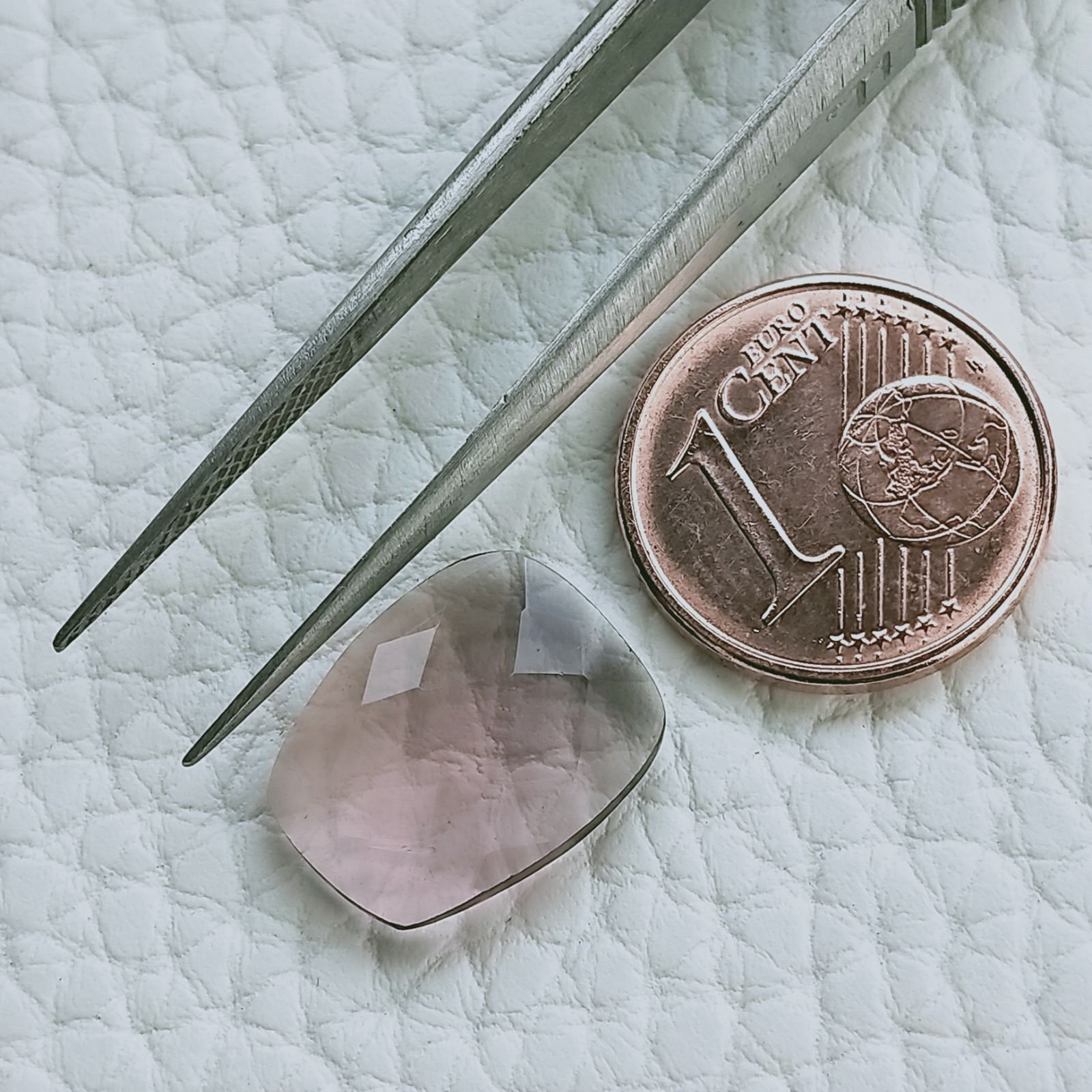 Rodolite Idrotermale Taglio Briolette Sfaccetata A Mano Gemme Sciolte 14X11X4mm 4,30 Carati 1pz