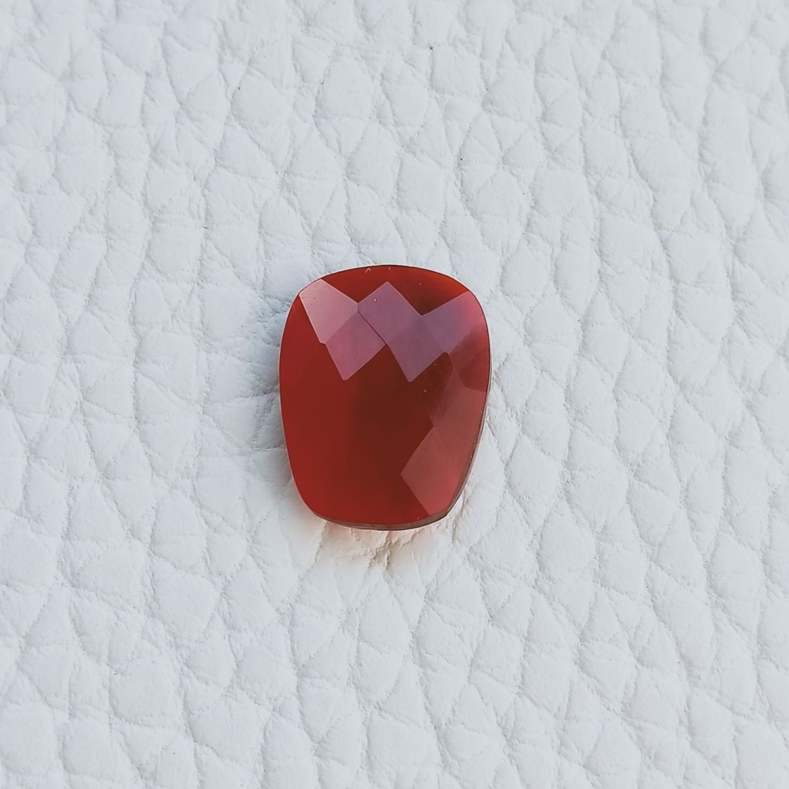 Quarzo Rosso Idrotermale Taglio Briolette Sfaccetata A Mano Gemme Sciolte 14X11X4mm 4,40 Carati 1pz