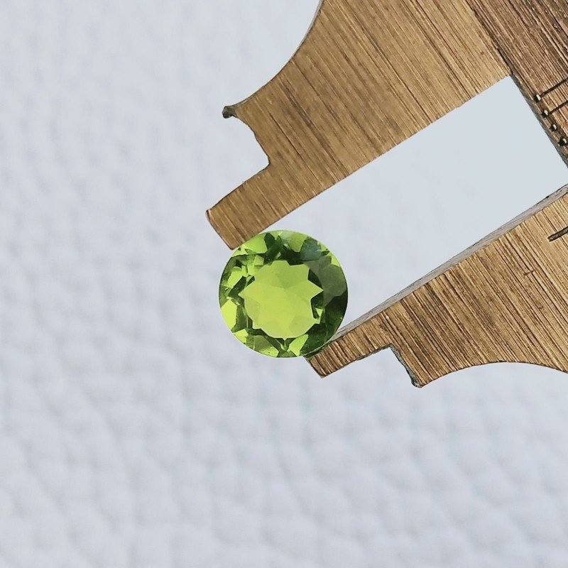 Quarzo Peridoto Idrotermale Taglio Tondo Sfaccetata A Mano Gemme Sciolte 7mm 1,10 Carati 1pz