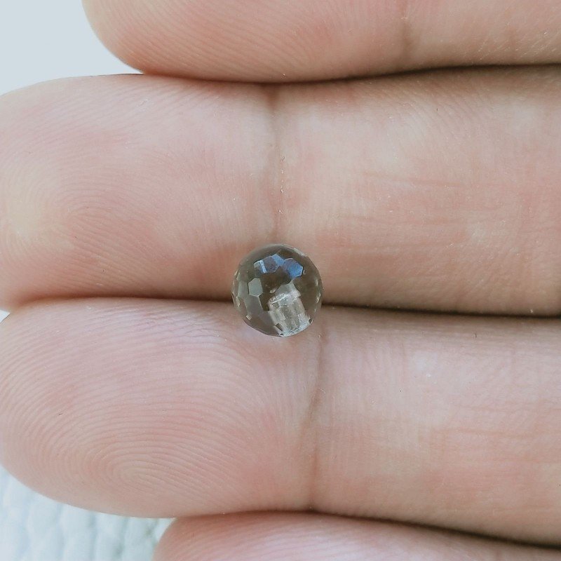 Quarzo Fumé, Tondo Sfaccettato a Mano, Mezzo Forato, 6 mm, 1,60 ct