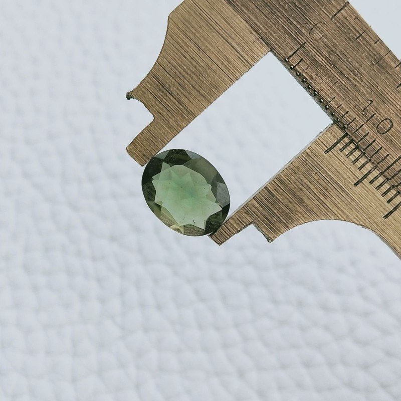 Tormalina Verde Idrotermale Taglio Ovale Sfaccetata A Mano Gemme Sciolte 9X7X3mm 1,95 Carati 1pz