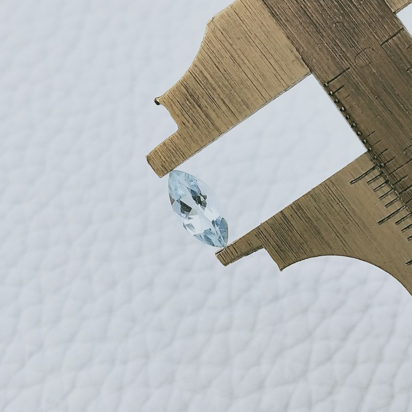 Acquamarina Forma Navetta Sfaccetata A Mano Gemme Sciolte 9X4X3mm 0,70 Carati 1pz