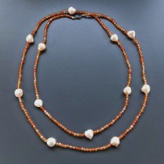 Collana Lunga Pietre Dure Corniola Con Perle Di Fiume Beige Barocche 110cm E Chiusura In Argento 925