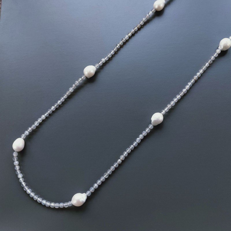 Collana Lunga Pietre Dure Agata Grigia Con Perle Di Fiume Irregolare 120cm E Chiusura In Argento 925