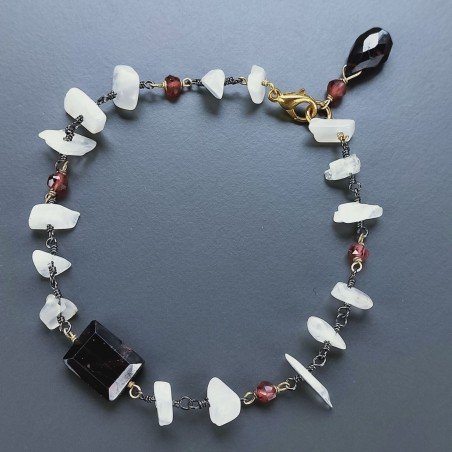 Bracciale Nodo Orafo Brunito Con Pietra Di Luna E Granato Rosso Forme Miste Sfaccettato A Mano 1pz