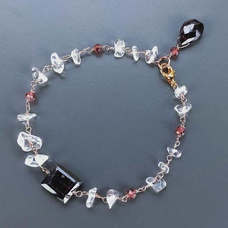 Bracciale Nodo Orafo Rosato Con Cristallo Di Rocca E Granato Rosso Forme Miste Sfaccettato A Mano 1pz
