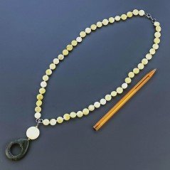 Collana Girocollo Con Pietre Dure Giada Limone E Ciondolo Di Serpentite Annodate A Mano E Chiusura In Ottone 1pz