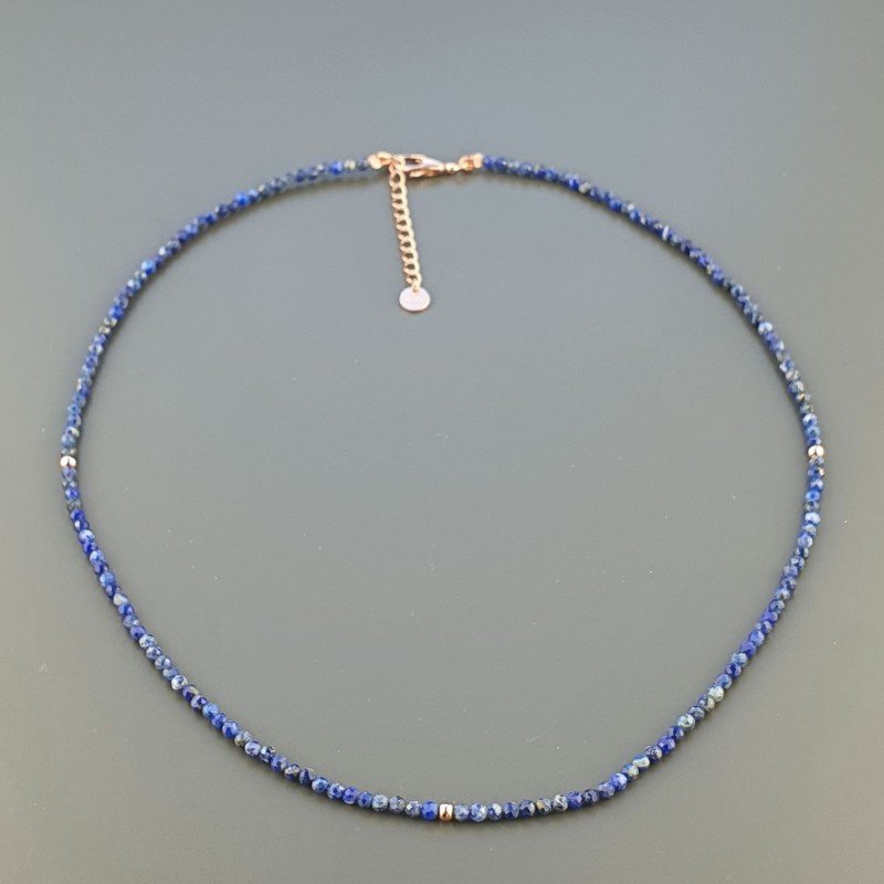 Collana Girocollo Con Lapis Lazuli Tondo Sfaccettato Diamond Cut 2mm E Chiusura In Argento 925-Oro Rosa