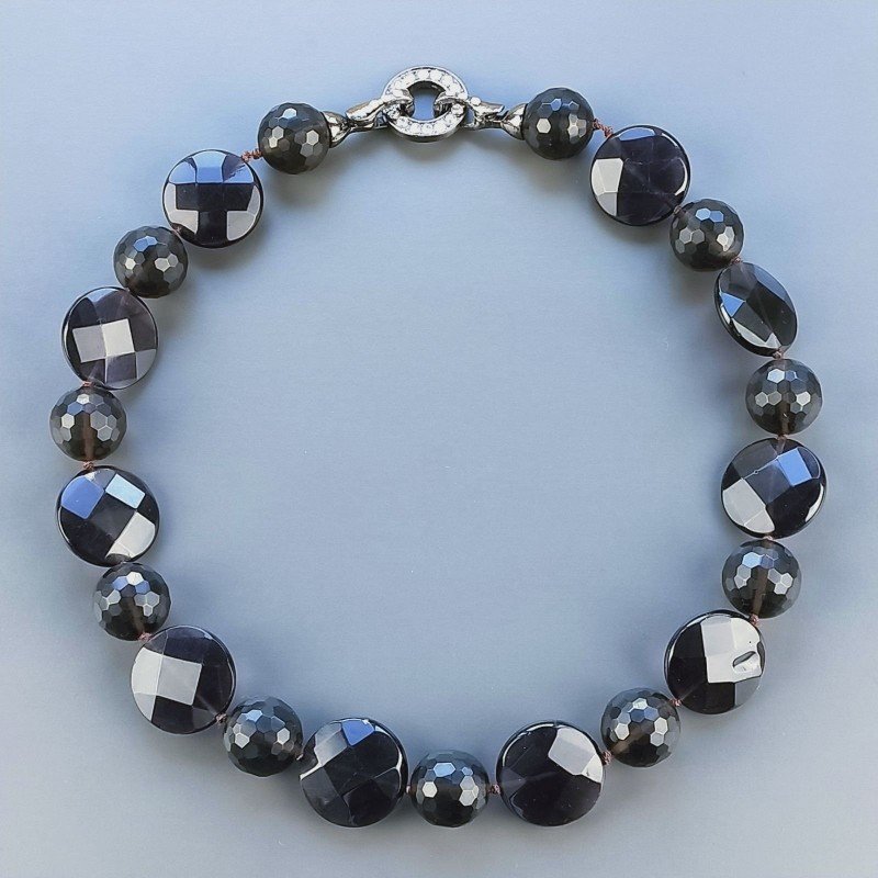 Collana Girocollo Con Pietre Dure Quarzo Fume E Cristallo Viola Annodate A Mano E Chiusura A Calamita In Ottone 1pz