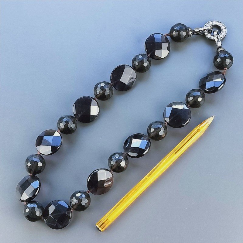 Collana Girocollo Con Pietre Dure Quarzo Fume E Cristallo Viola Annodate A Mano E Chiusura A Calamita In Ottone 1pz