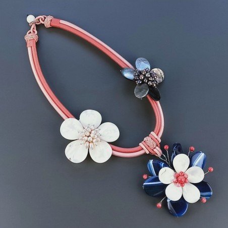 Collana Girocollo Con Pietre Dure Centrale A Fiore E Stelo Madreperla E Agata Blu 1pz