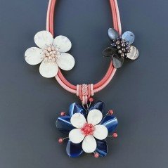 Collana Girocollo Con Pietre Dure Centrale A  Fiore E Stelo Madreperla E Agata Blu 1pz