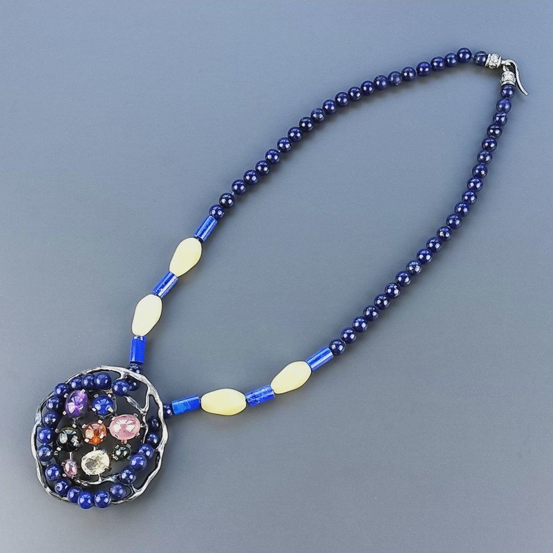 Collana Girocollo Con Pietre Dure Centrale Argento 925 Incastonato Tormalina,Lapis Lazuli E Giada Oliva 1pz Collana Girocollo Con Pietre Dure Centrale Argento 925 Incastonato Tormalina,Lapis Lazuli E Giada Oliva 1pz