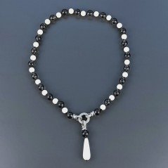 Collana Girocollo Con Pietre Dure Quarzo Fume E Agata Bianca Annodate A Mano E Chiusura Ciambella Zircone In Ottone 1pz