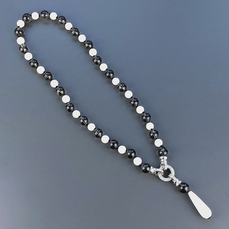 Collana Girocollo Con Pietre Dure Quarzo Fume E Agata Bianca Annodate A Mano E Chiusura Ciambella Zircone In Ottone 1pz