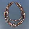 Collana Girocollo Con Pietra Dure Mokaite Sfaccettato A 3 Fili,Charms In Ottone Fior Di Loto E Chiusura In Argento 925 1pz