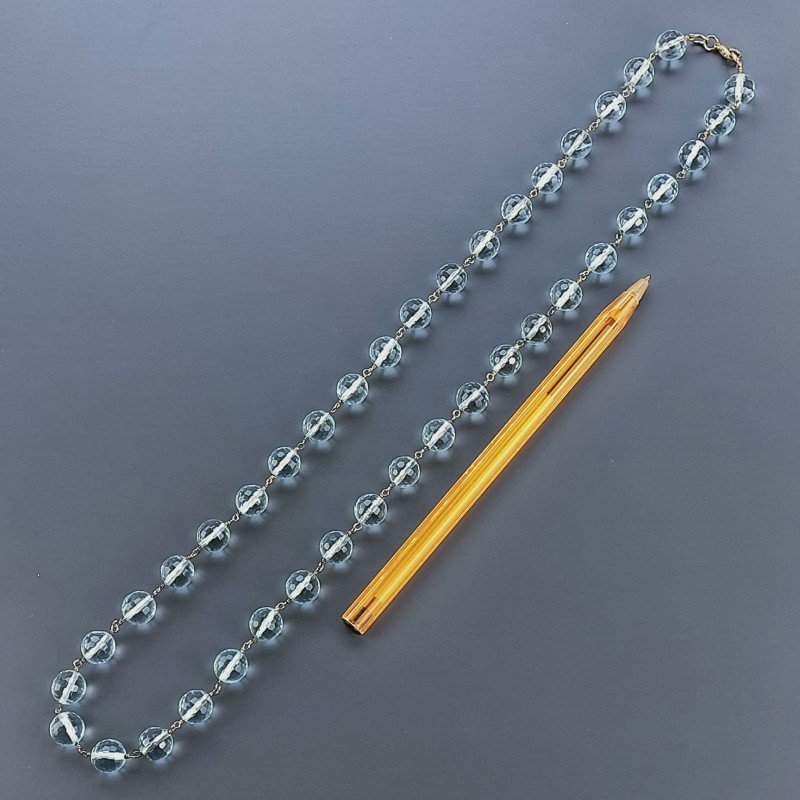 Collana A Nodo Orafo Dorato Con Ossidiana Azzurra Idrotermale Sfaccettata 9-10mm E Chiusura In Ottone Annodato A Mano