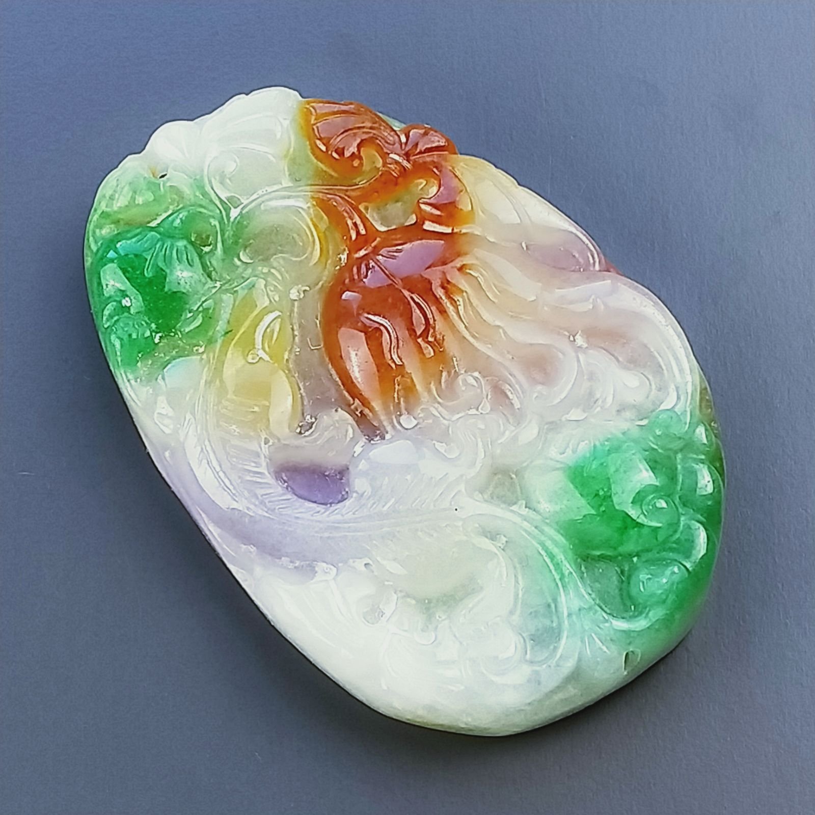 Ciondolo A Piastre Di Giada Imperiale Burma Ovale Inciso Fiore 77X50X12mm