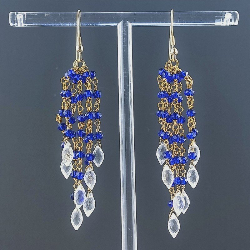 Orecchini Pioggia A Nodo Orafo Dorato Con Zircone Blu E Cristallo Di Rocca Goccia Sfaccettato A Mano