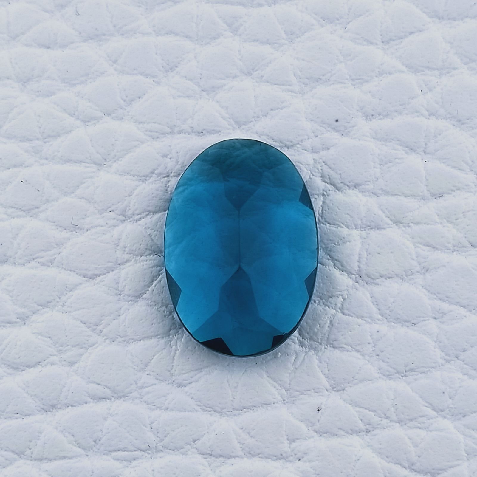 Topazio Londra Idrotermale Taglio Ovale Sfaccetata A Mano Gemme Sciolte 13X9X3mm 3,15 Carati 1pz
