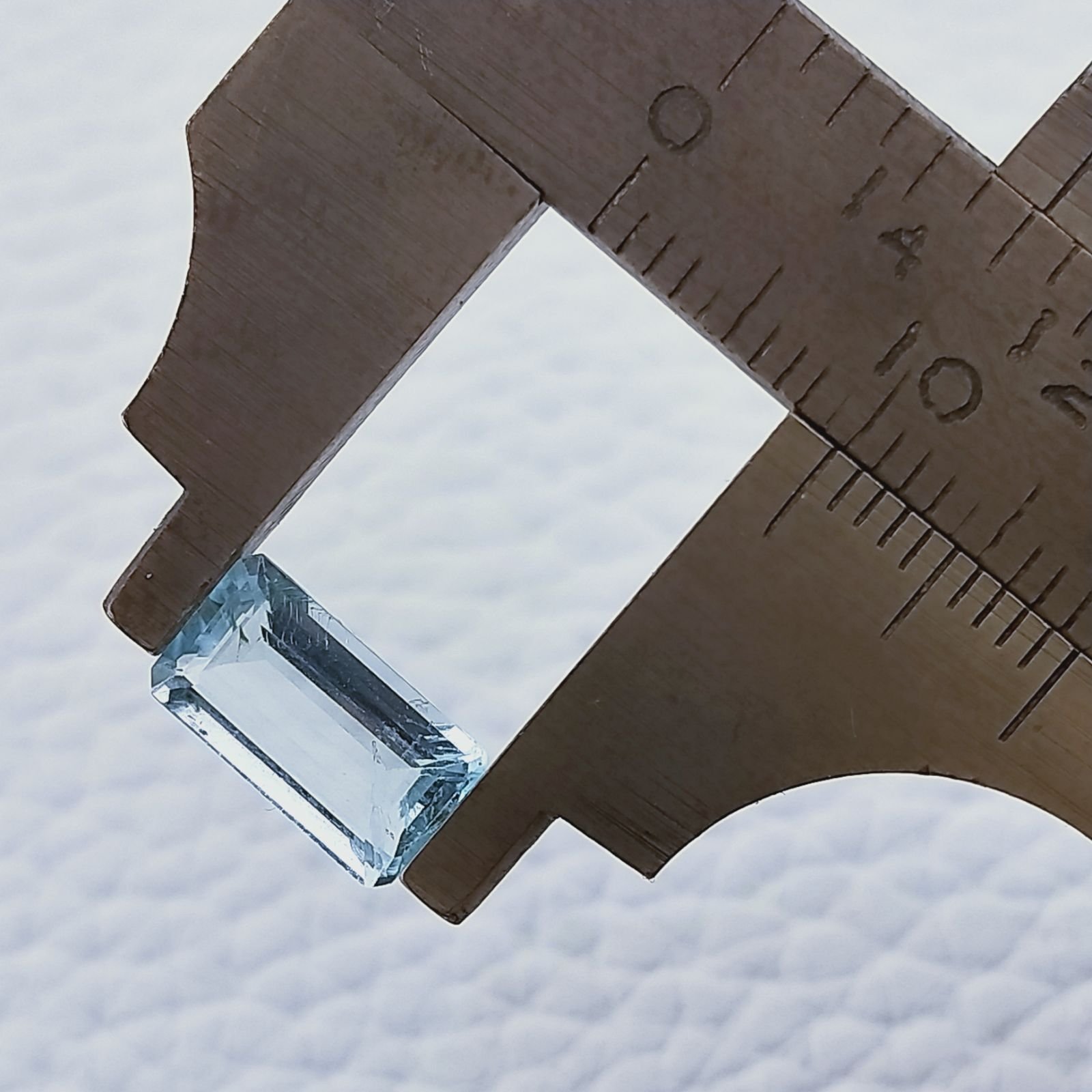Acquamarina Forma Ottogonale Sfaccettato A Mano Gemma Sciolta 10X5X3mm 1,80 Carati 1pz