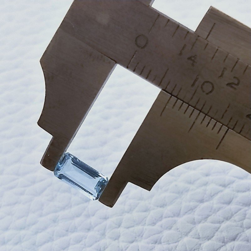 Acquamarina Taglio Smeraldo Ottagono Sfaccettato A Mano Gemma Sciolta 8X4X2mm 0,65 Carati 1pz