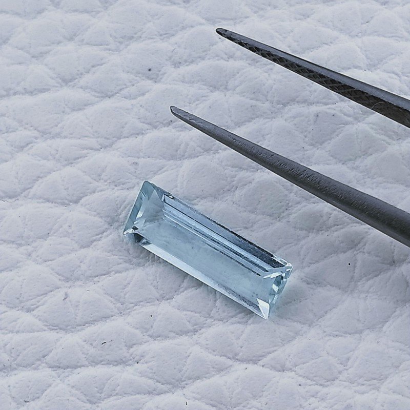 Acquamarina Forma Baguette Sfaccettato A Mano Gemma Sciolta 12X4X2mm 1,20 Carati 1pz Acquamarina Forma Baguette Sfaccettato A Mano Gemma Sciolta 12X4X2mm 1,20 Carati 1pz