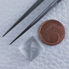 Cristallo Di Rocca Forma Piramide Cabochon Fatto A Mano 11X11X9mm 7,10 Carati 1pz