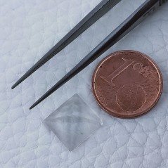 Cristallo Di Rocca Forma Piramide Cabochon Fatto A Mano 9X9X6mm 3,40 Carati 1pz