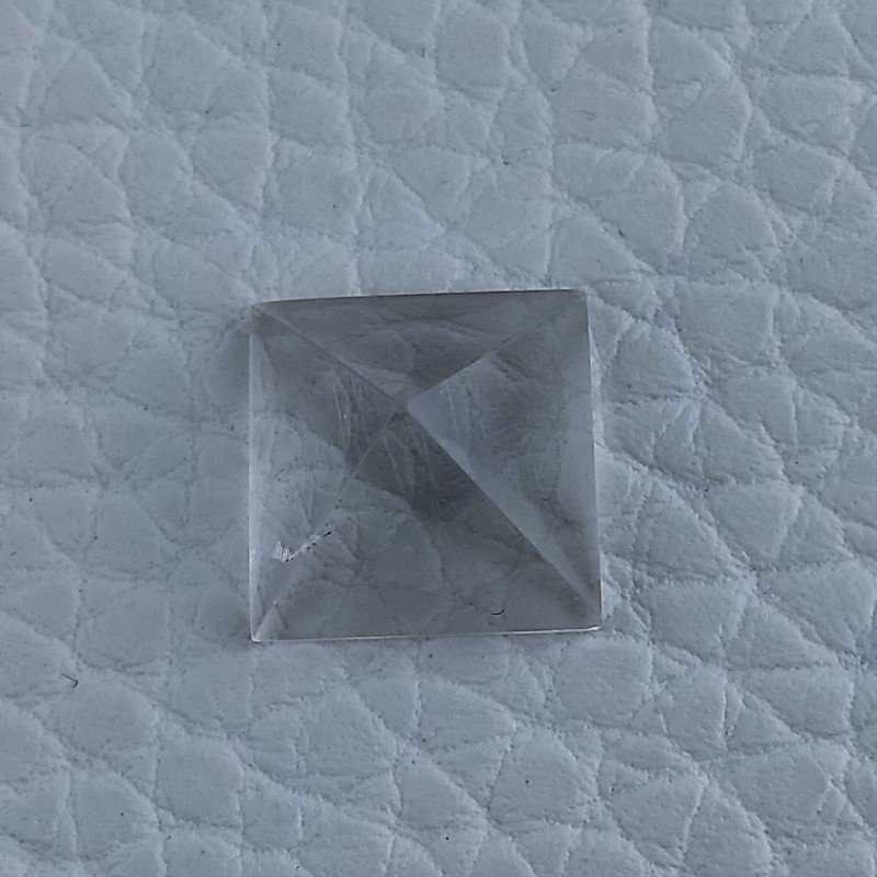Cristallo Di Rocca Forma Piramide Cabochon Fatto A Mano 10X10X6mm 4,60 Carati 1pz Cristallo Di Rocca Forma Piramide Cabochon Fatto A Mano 10X10X6mm 4,60 Carati 1pz