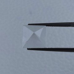 Cristallo Di Rocca Forma Piramide Cabochon Fatto A Mano 10X10X6mm 4,60 Carati 1pz Cristallo Di Rocca Forma Piramide Cabochon Fatto A Mano 10X10X6mm 4,60 Carati 1pz