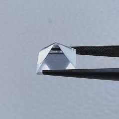 Cristallo Di Rocca Forma Piramide Cabochon Fatto A Mano 10X10X6mm 4,60 Carati 1pz Cristallo Di Rocca Forma Piramide Cabochon Fatto A Mano 10X10X6mm 4,60 Carati 1pz