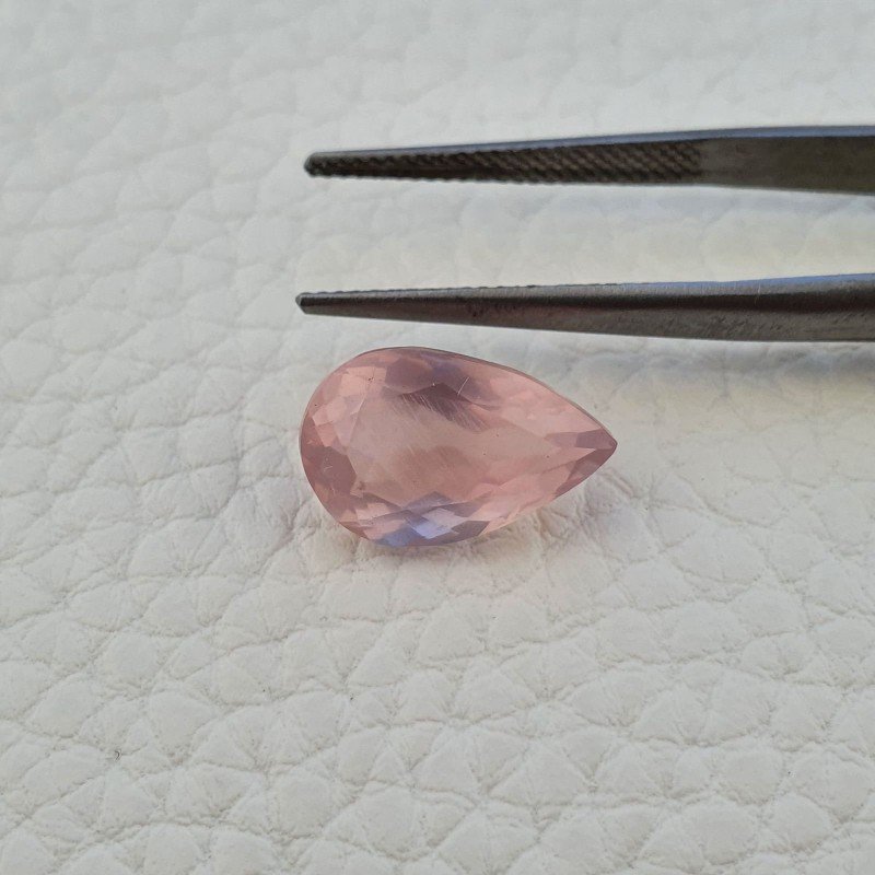 Quarzo Rosa Naturale Taglio Goccia Sfaccettato a Mano Gemma Sciolta 14X9X7mm 4,85 Carati 1pz