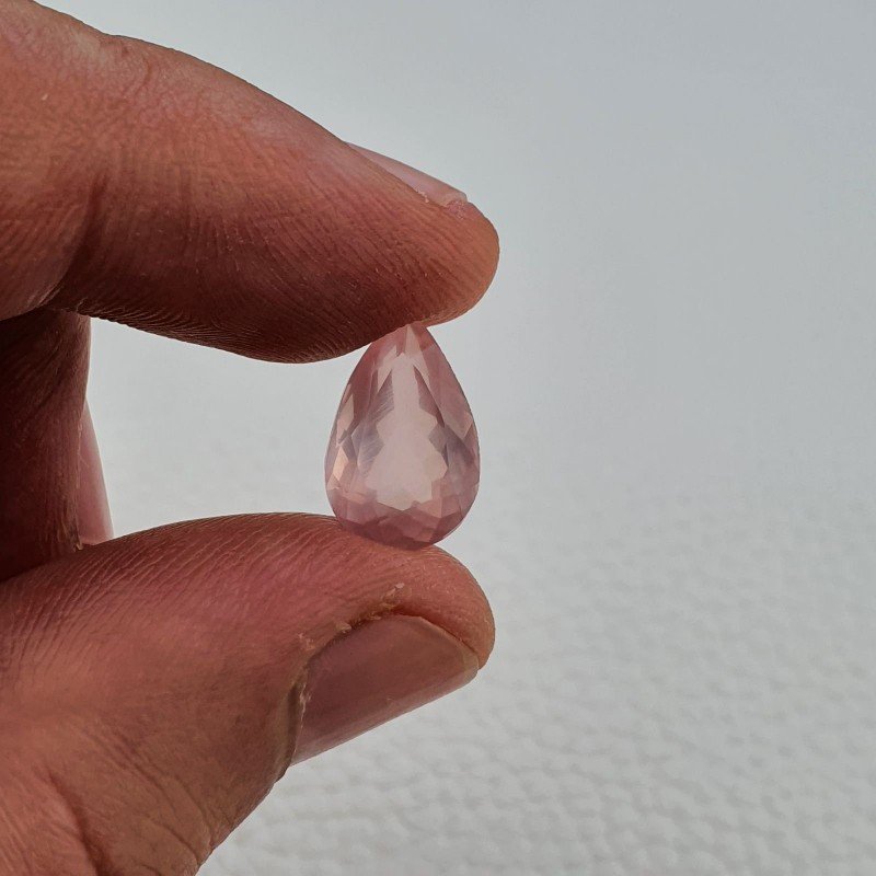 Quarzo Rosa Naturale Taglio Goccia Sfaccettato a Mano Gemma Sciolta 14X9X7mm 4,85 Carati 1pz