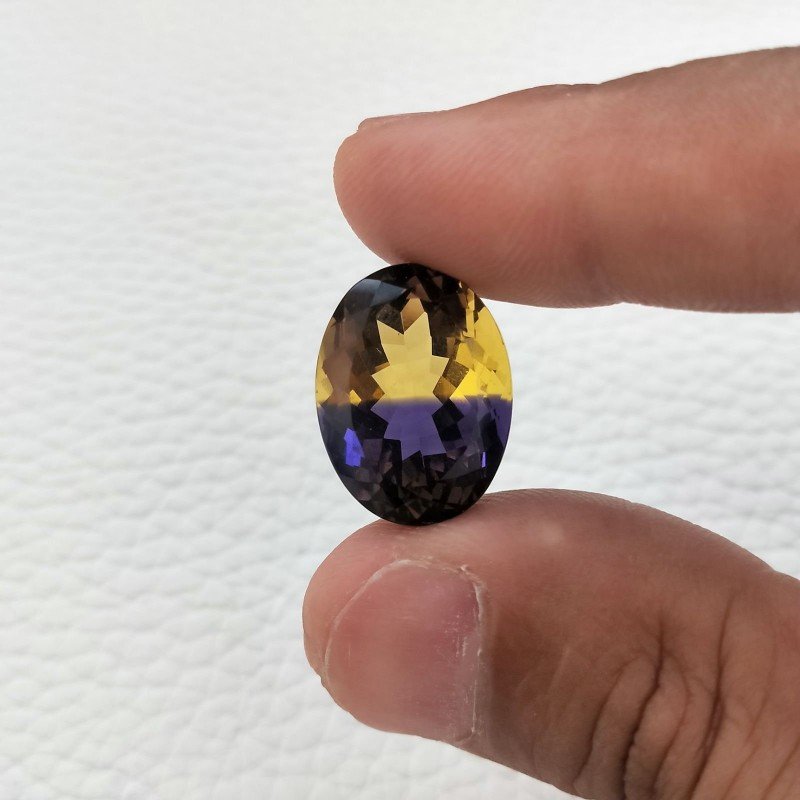 Ametrina Idrotermale Taglio Ovale Sfaccettata a Mano Gemma Sciolta 20X15X11mm 17,15 Carati 1pz