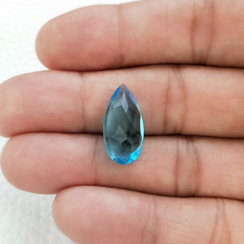 Topazio Azzurro Idrotermale Taglio Goccia Sfaccettata a Mano Gemma Sciolta 19X10X6mm 7,15 Carati 1pz