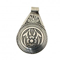 Ciondolo in Ottone Argentato a Forma di Goccia Lavoro Inciso Stile Etnico 30x50mm Mod. B10 1pz